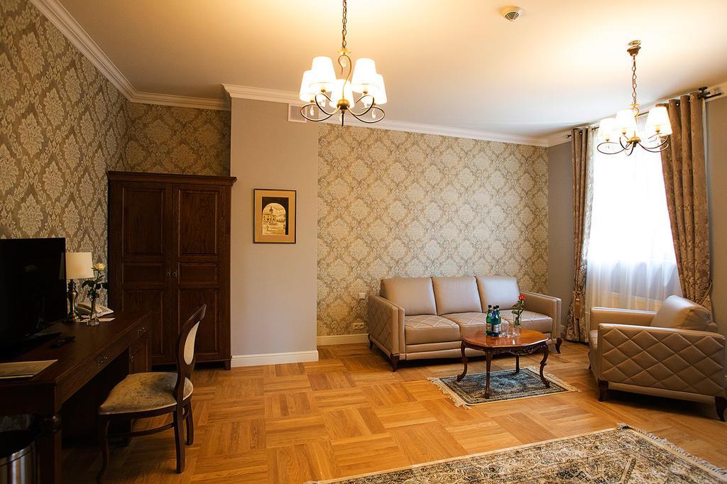 Palac Polanka Krosno Kamer foto