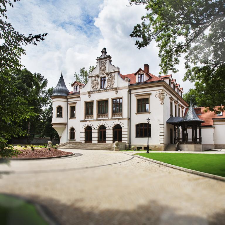 Palac Polanka Krosno Buitenkant foto